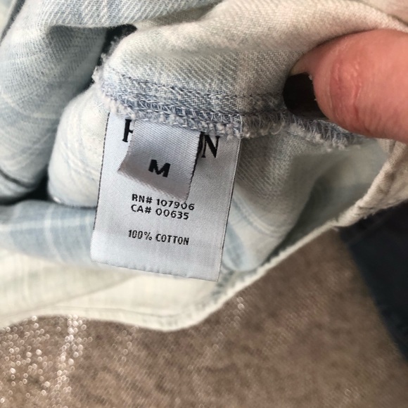 Hudson Emma Sleeveless Button Down size medium Free Shipping - Picture 5 of 7